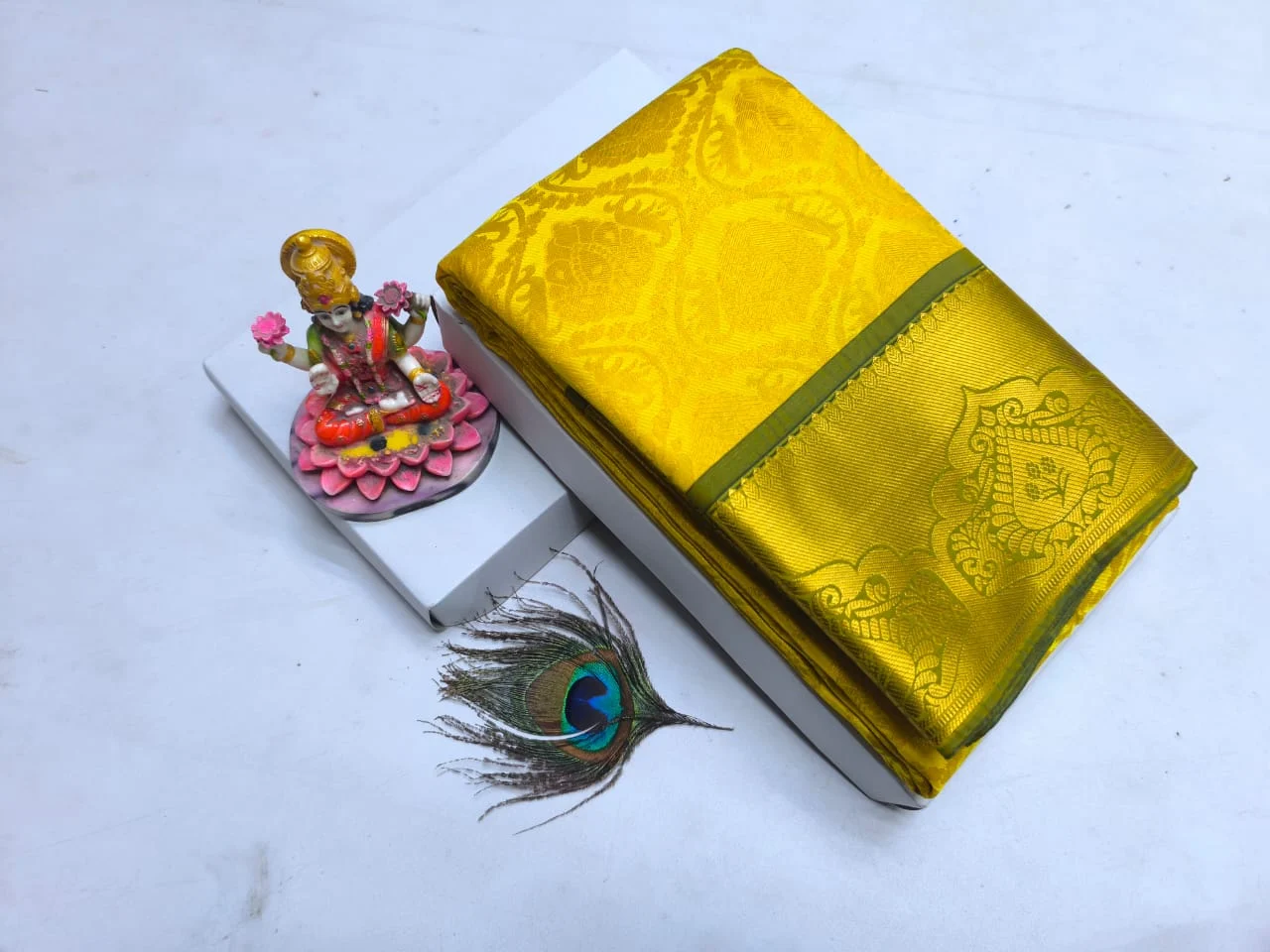 Lemon Yellow with Olive Green Paisley Jaal Kanchipuram Silk Saree